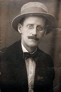 Photo of the Irish author James Joyce