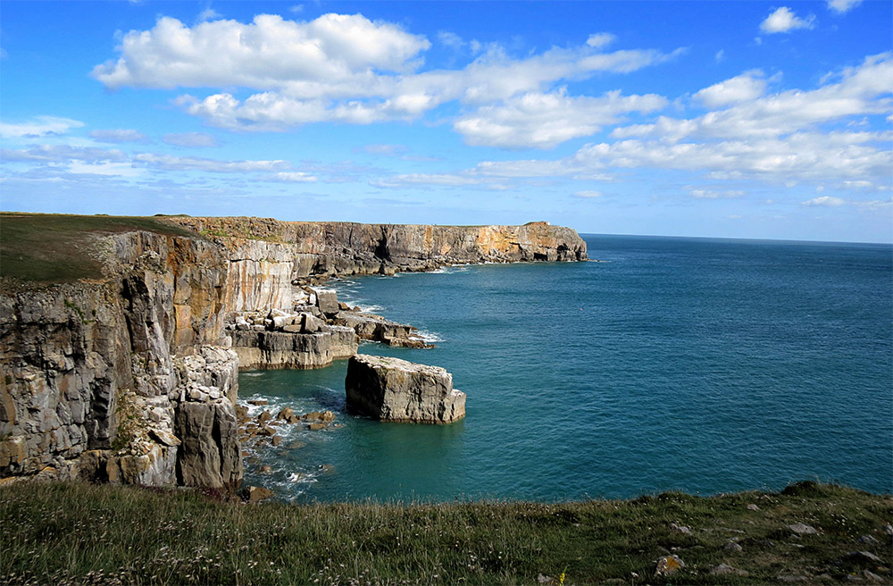 Wales_02_Stock photo © Nic54_iStock_000041634746_Large.jpg